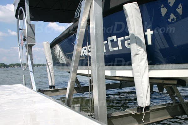 boat-floating-blue Blue boat