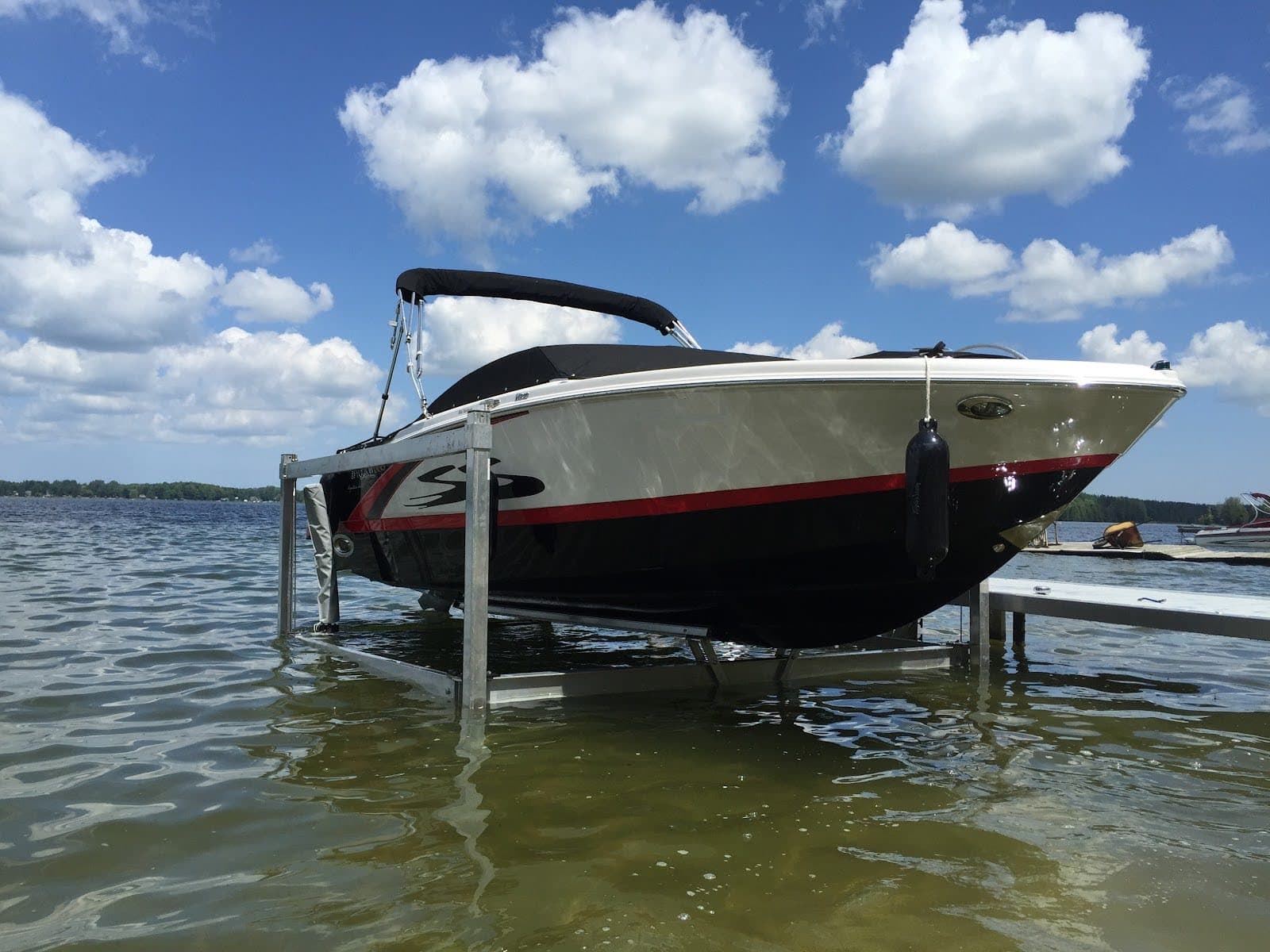 red-stripe-boat Red striped boat